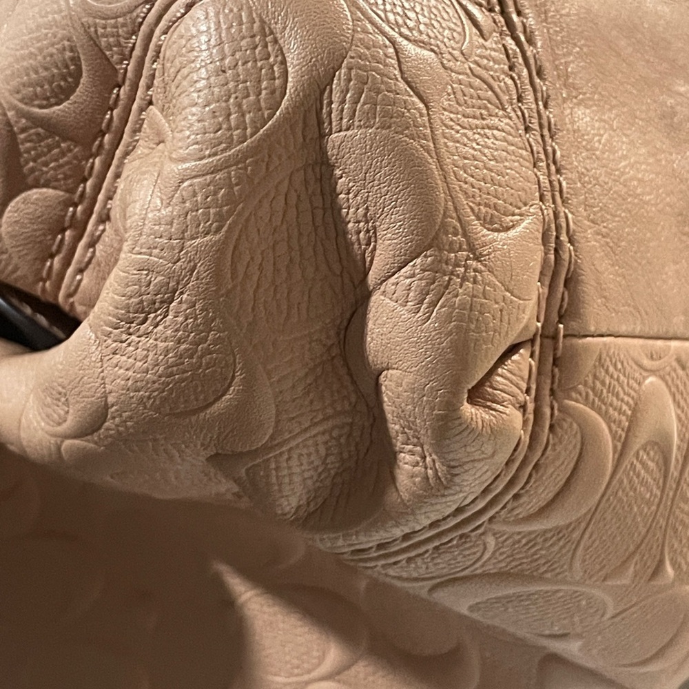 Coach Lexy in Signature Smooth Leather - Picture 13 of 15